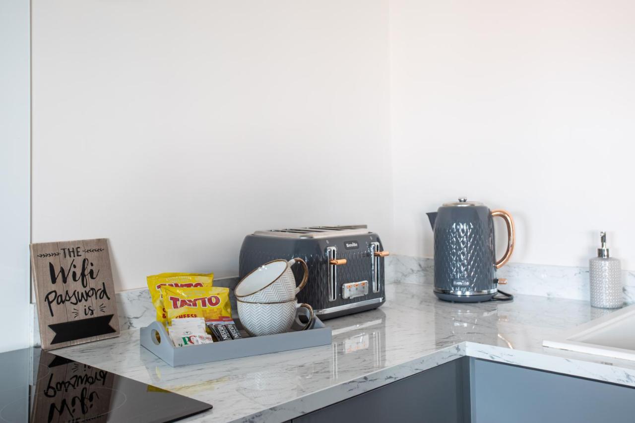 New Lisburn Road Apartment - Free Parking Belfast Bagian luar foto