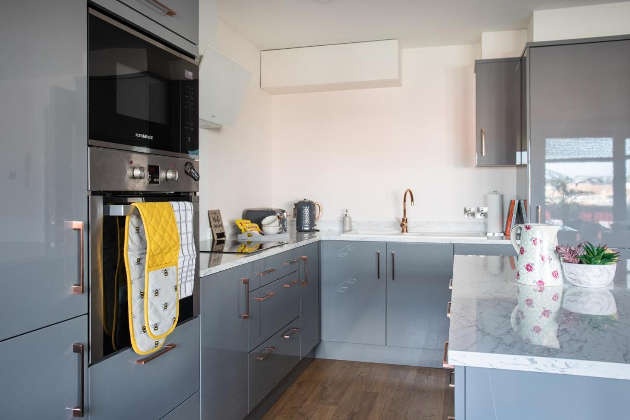 New Lisburn Road Apartment - Free Parking Belfast Bagian luar foto
