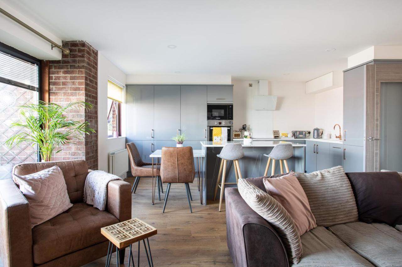 New Lisburn Road Apartment - Free Parking Belfast Bagian luar foto